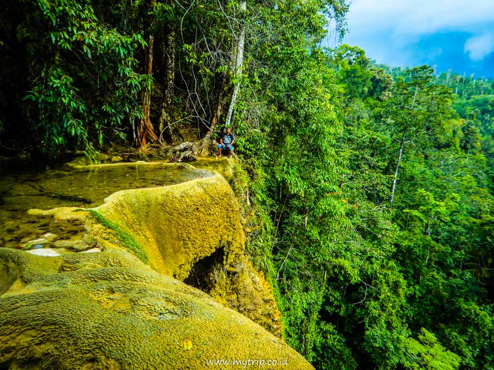 INI NIH AIR TERJUN RAJA DI MOROTAI YANG KE SININYA NGGAK PERLU TREKKING!